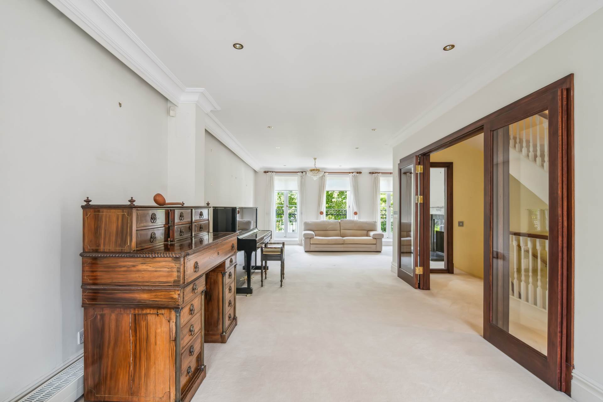 Thomas Place, Kensington Green, W8, Image 2