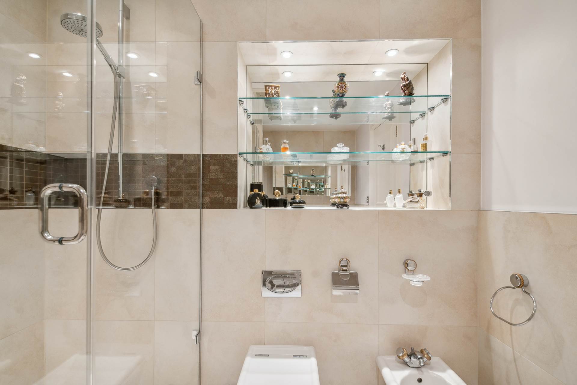 Thomas Place, Kensington Green, W8, Image 4