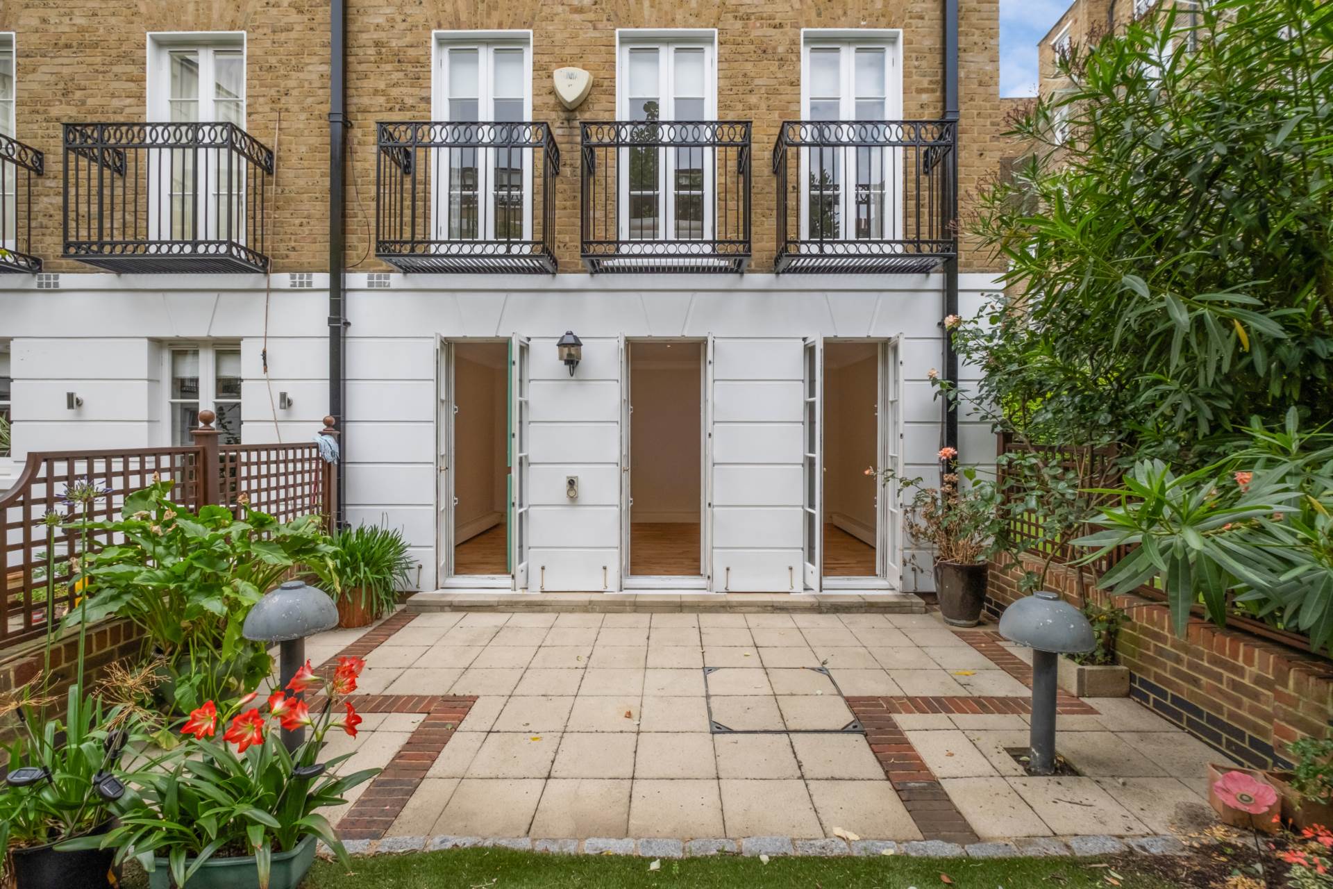 Thomas Place, Kensington Green, W8, Image 6