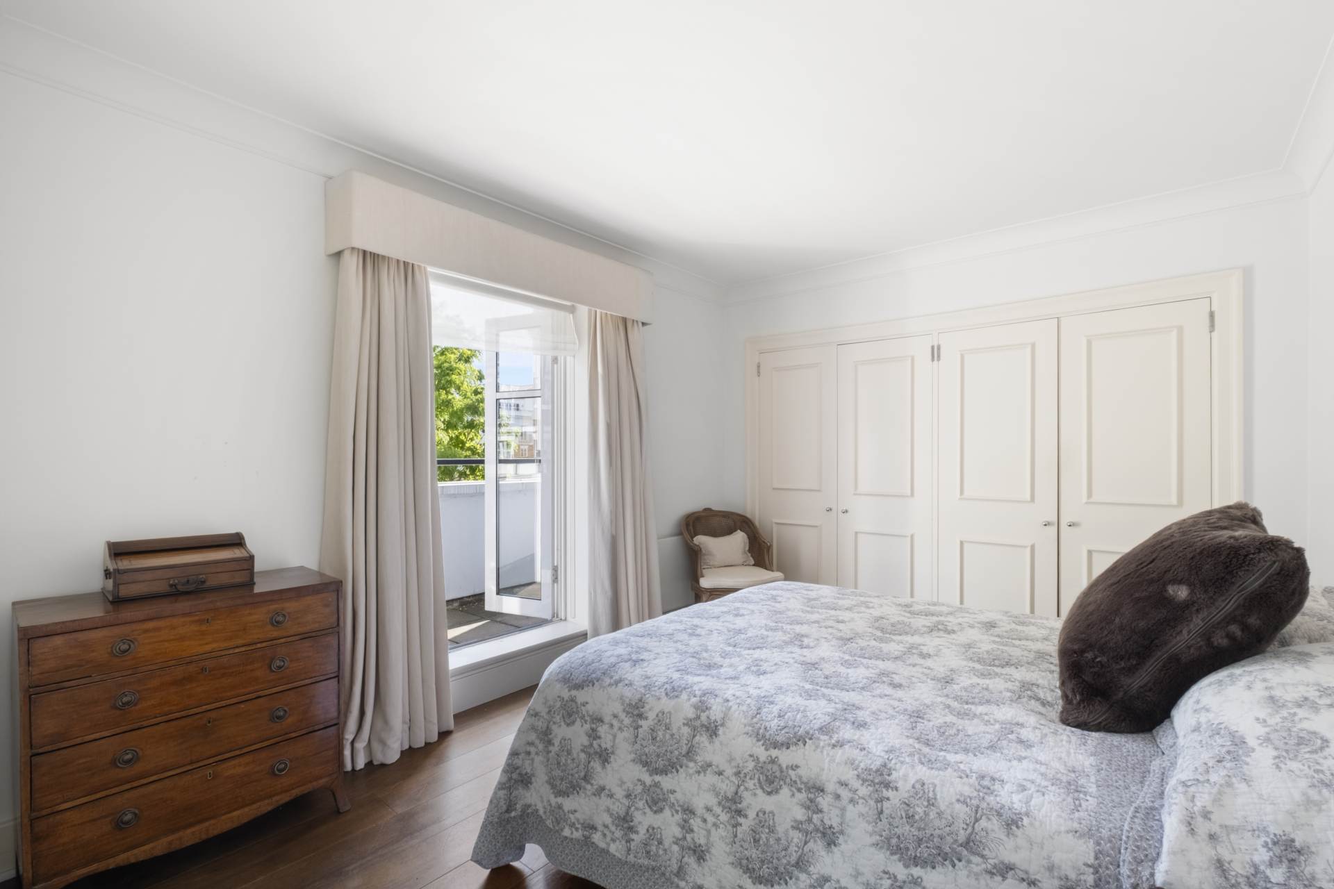 Aspen Lodge, Kensington Green, Image 10