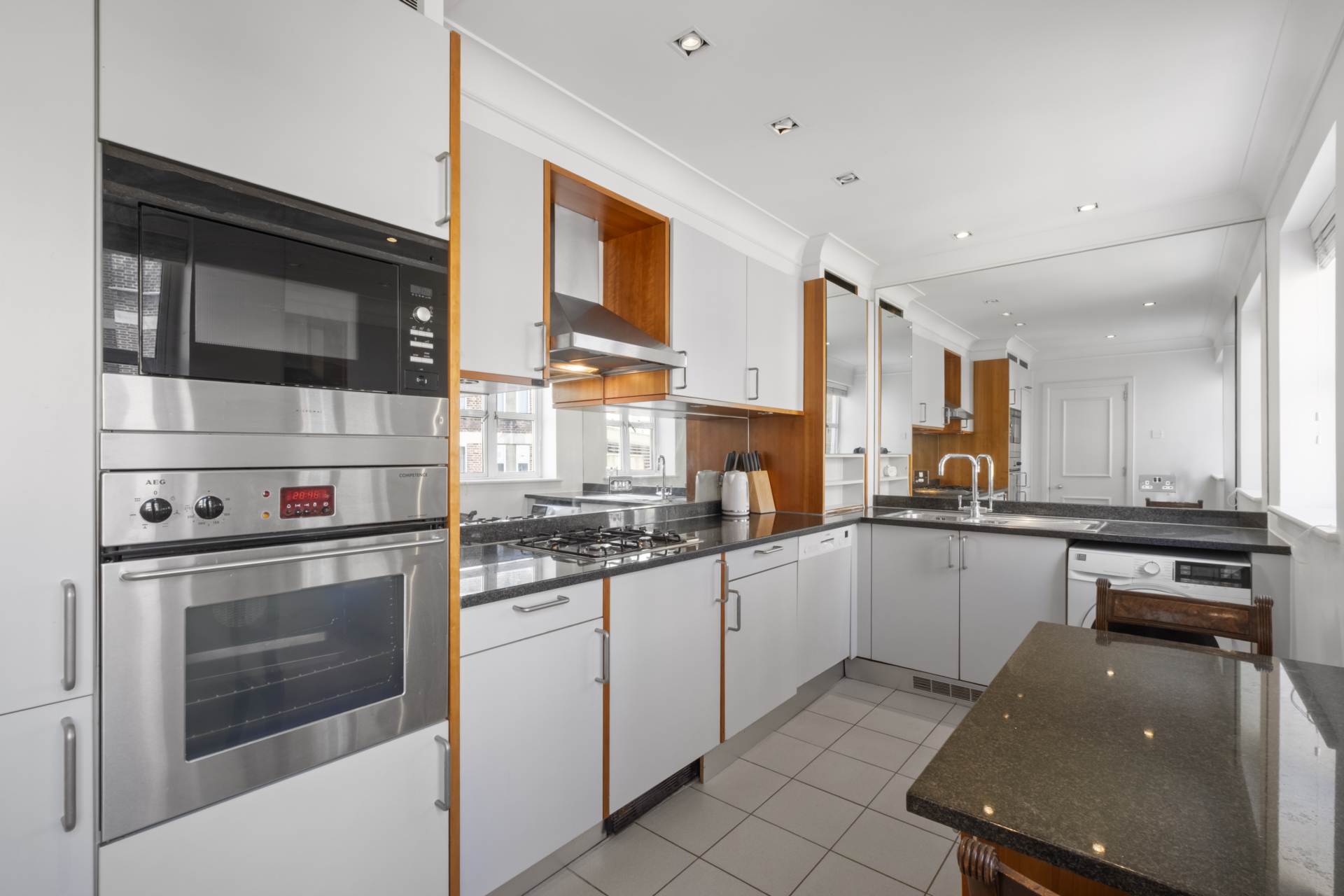 Aspen Lodge, Kensington Green, Image 7