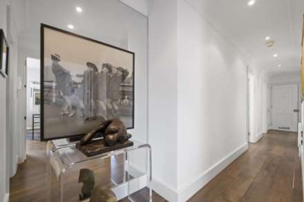 Aspen Lodge, Kensington Green, Image 14
