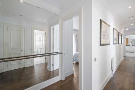 Aspen Lodge, Kensington Green, Image 16