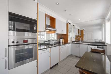 Aspen Lodge, Kensington Green, Image 7