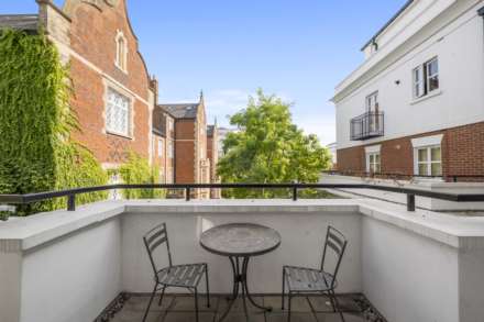 Aspen Lodge, Kensington Green, Image 8