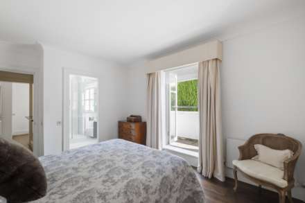 Aspen Lodge, Kensington Green, Image 9