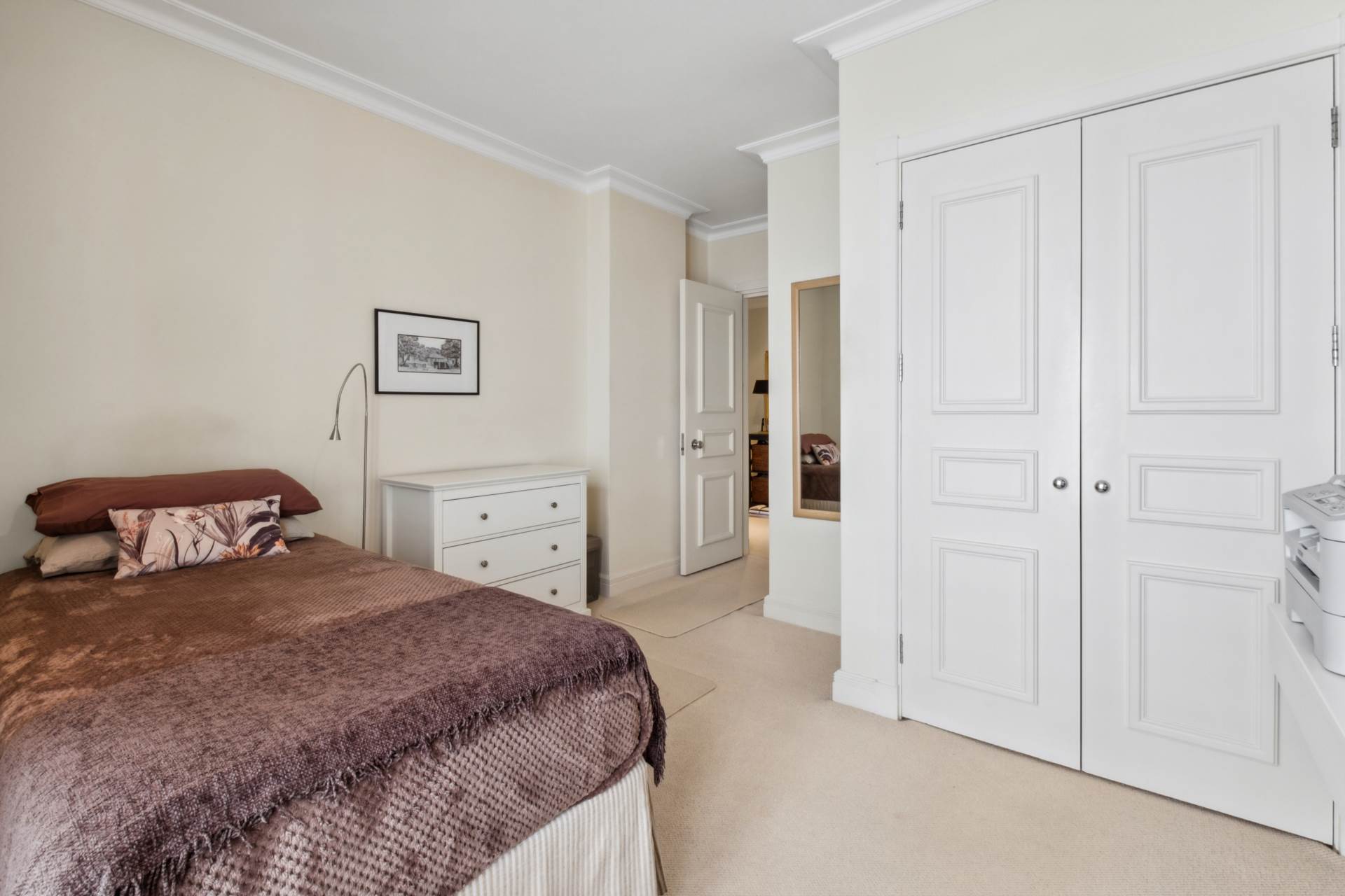 Oak Lodge, Kensington Green, W8, Image 10