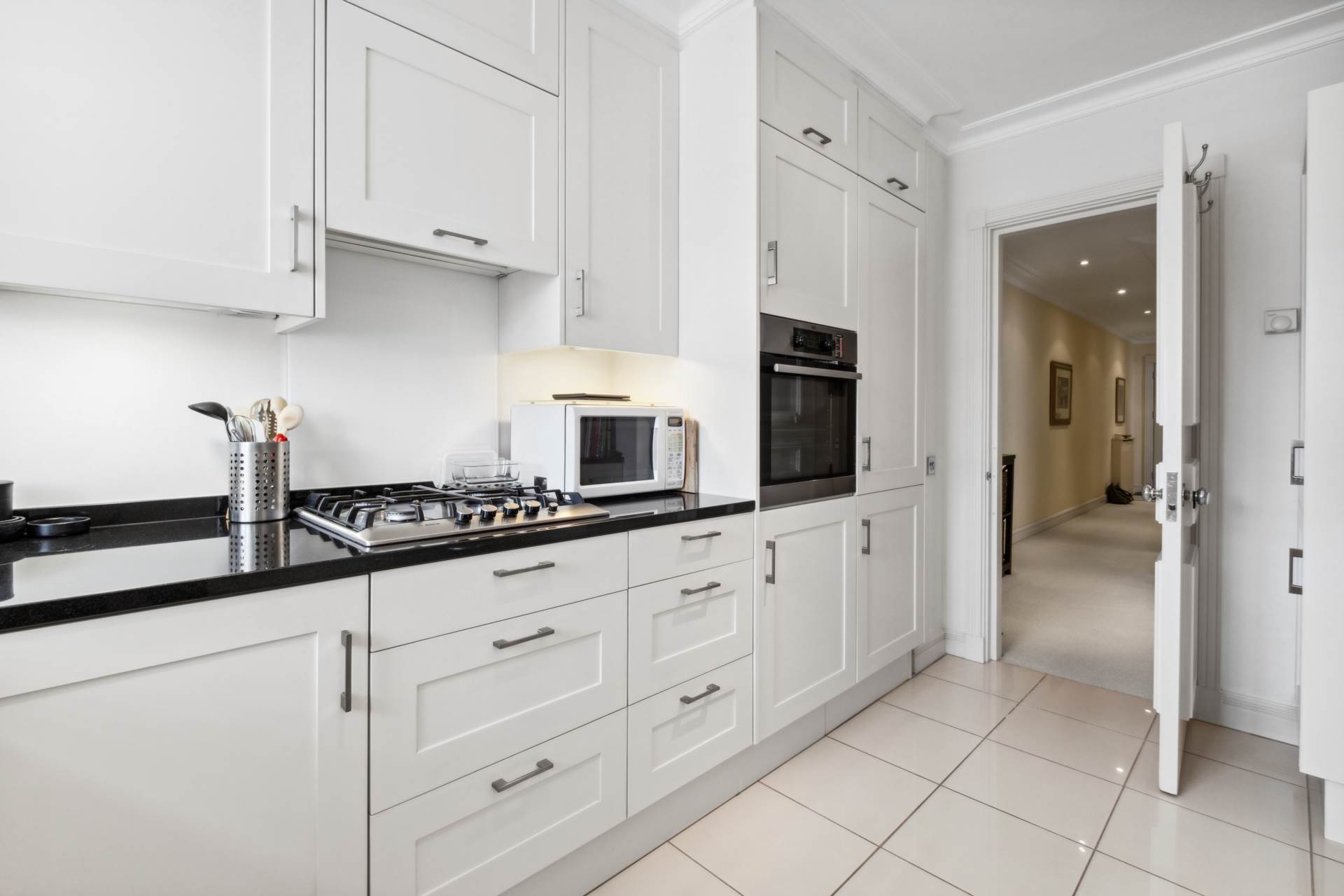 Oak Lodge, Kensington Green, W8, Image 4