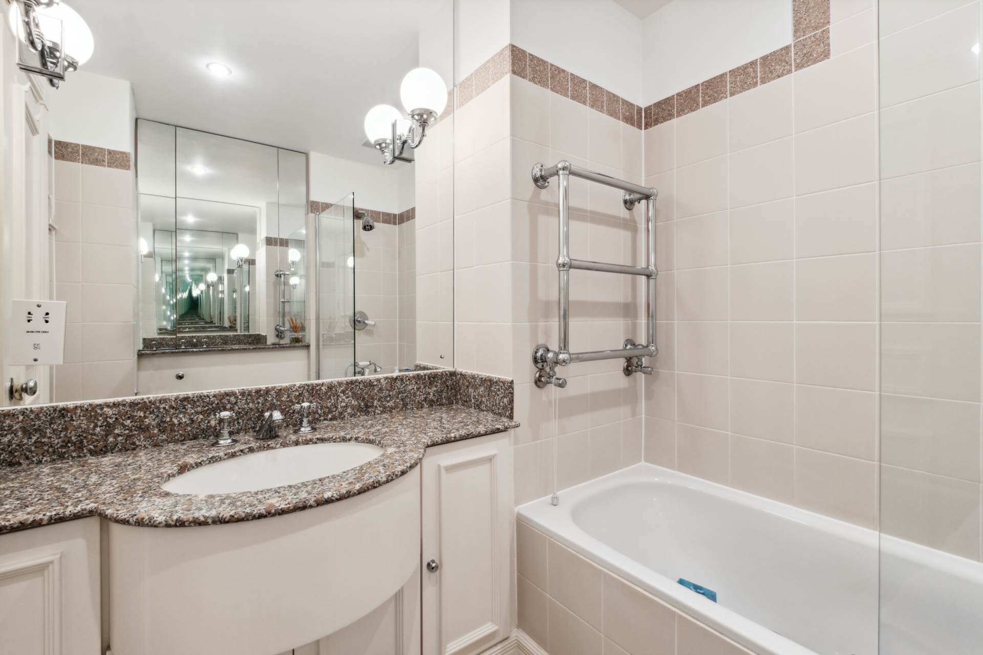 Oak Lodge, Kensington Green, W8, Image 9
