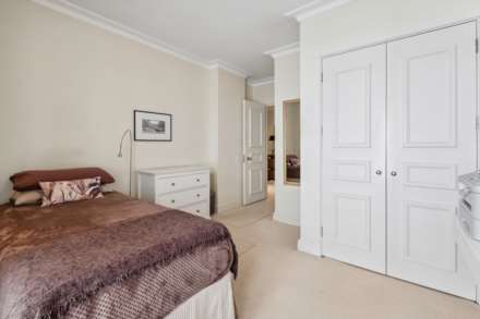 Oak Lodge, Kensington Green, W8, Image 10