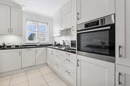 Oak Lodge, Kensington Green, W8, Image 2