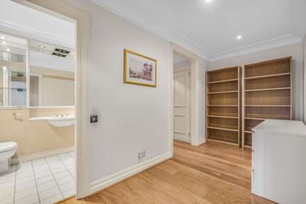 Chestnut Court, Kensington Green, W8, Image 3