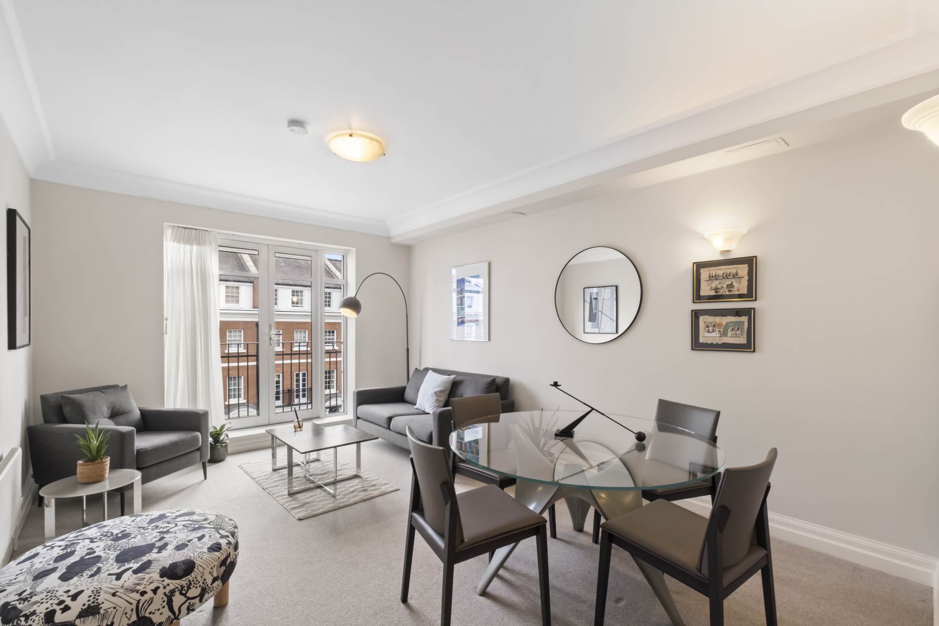 Magnolia Lodge, Kensington Green, W8, Image 1