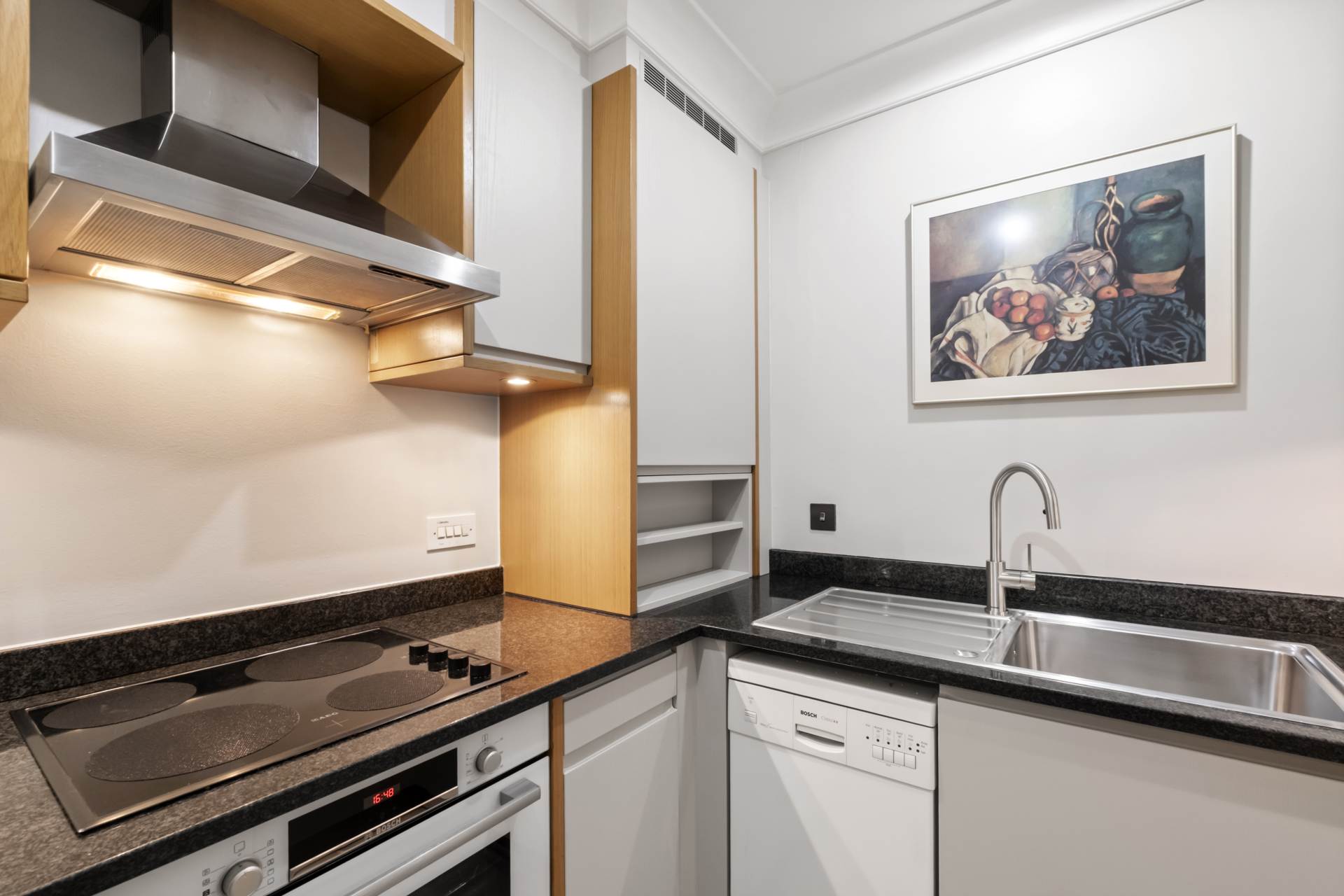 Magnolia Lodge, Kensington Green, W8, Image 6