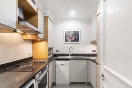 Magnolia Lodge, Kensington Green, W8, Image 5