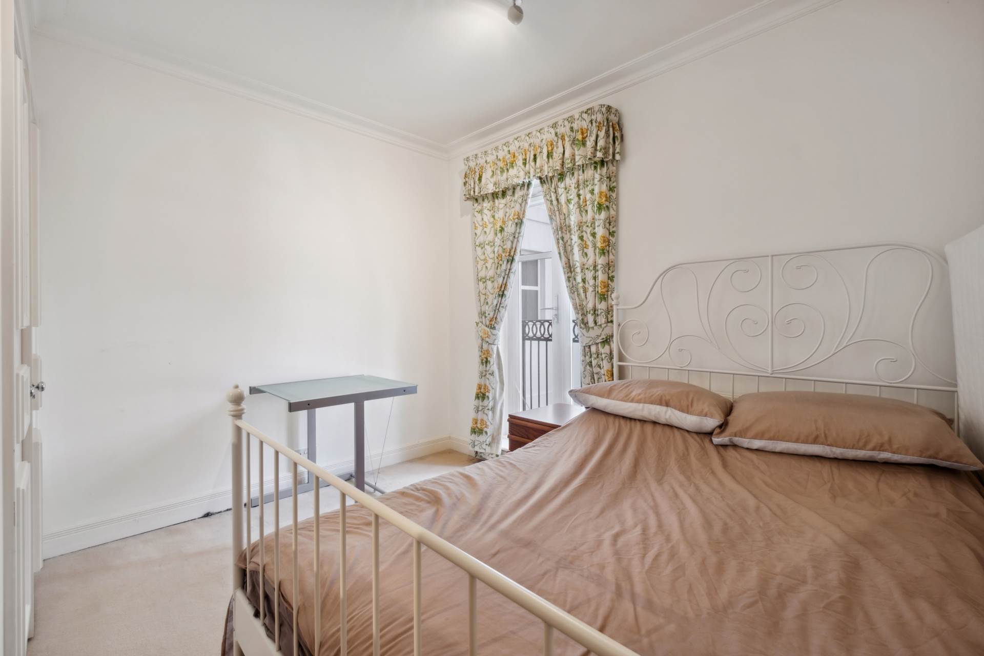 Kensington Green, W8, Image 5