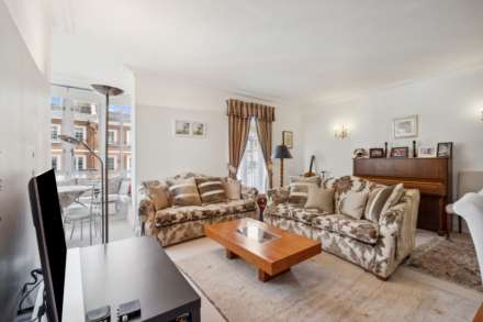 Kensington Green, W8, Image 2
