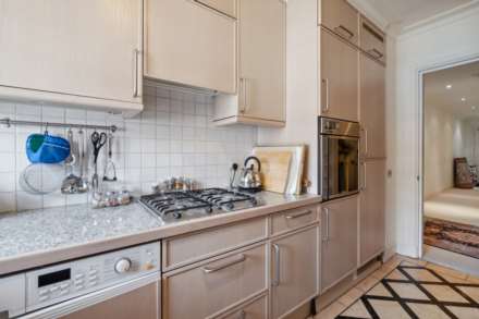 Kensington Green, W8, Image 3