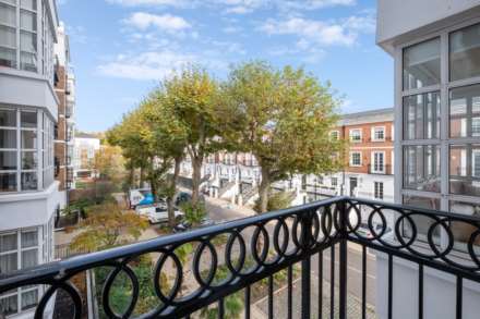Kensington Green, W8, Image 8
