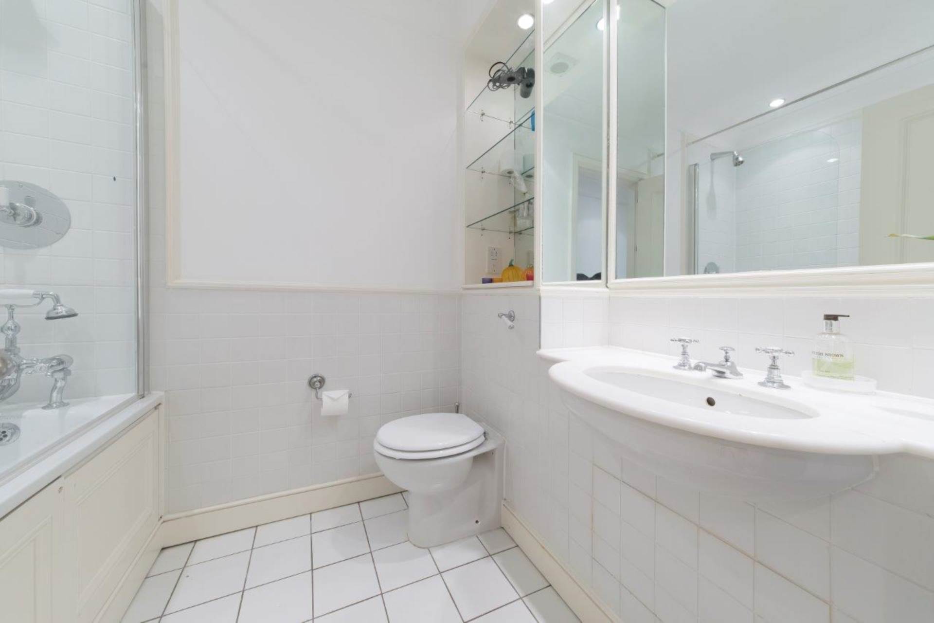 Chestnut Court, Kensington Green, W8, Image 5