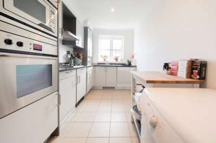 Chestnut Court, Kensington Green, W8, Image 2