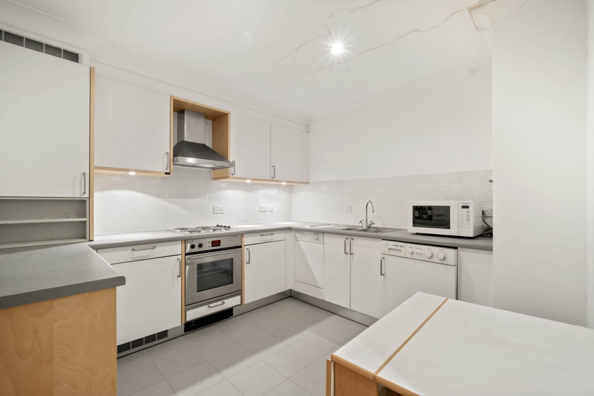 Maple Lodge, Kensington Green, W8, Image 2