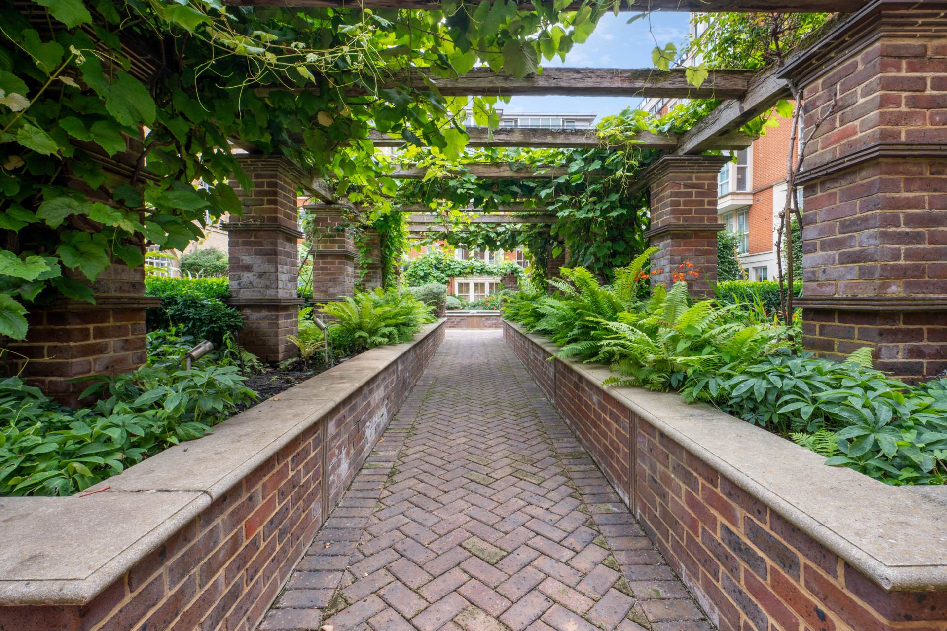 Francis House, Kings Chelsea, SW10, Image 7