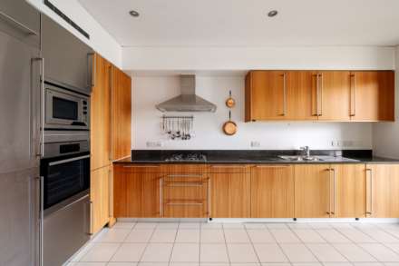 The Montevetro Building, Battersea, SW11, Image 2