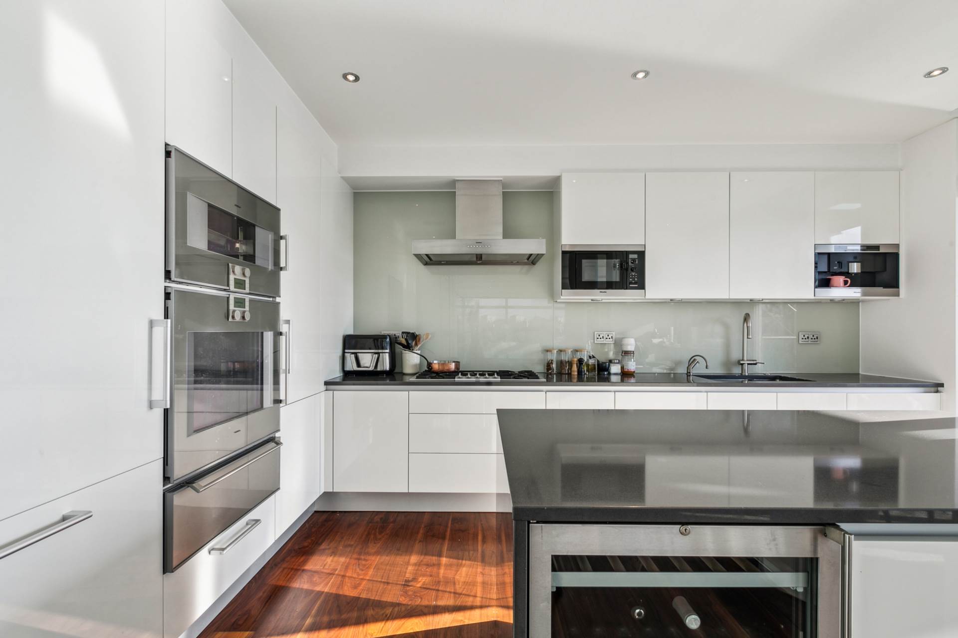 Montevetro, Battersea Church Road, London, SW11, Image 12