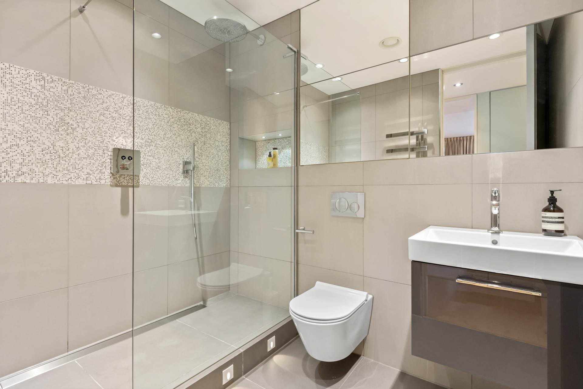 The Montevetro Building, 100-112 Battersea Church Road, Image 11