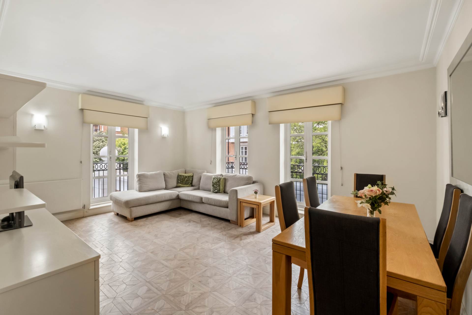 Juniper Court, Kensington Green, W8, Image 1