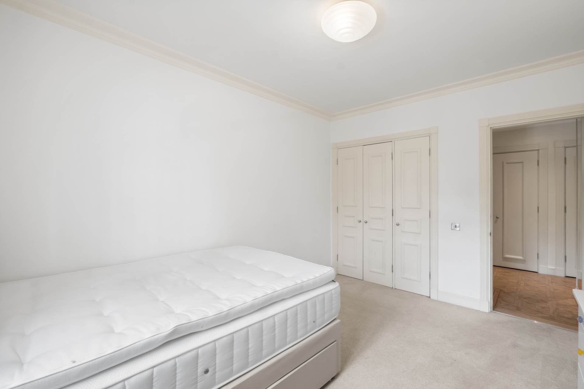 Juniper Court, Kensington Green, W8, Image 10