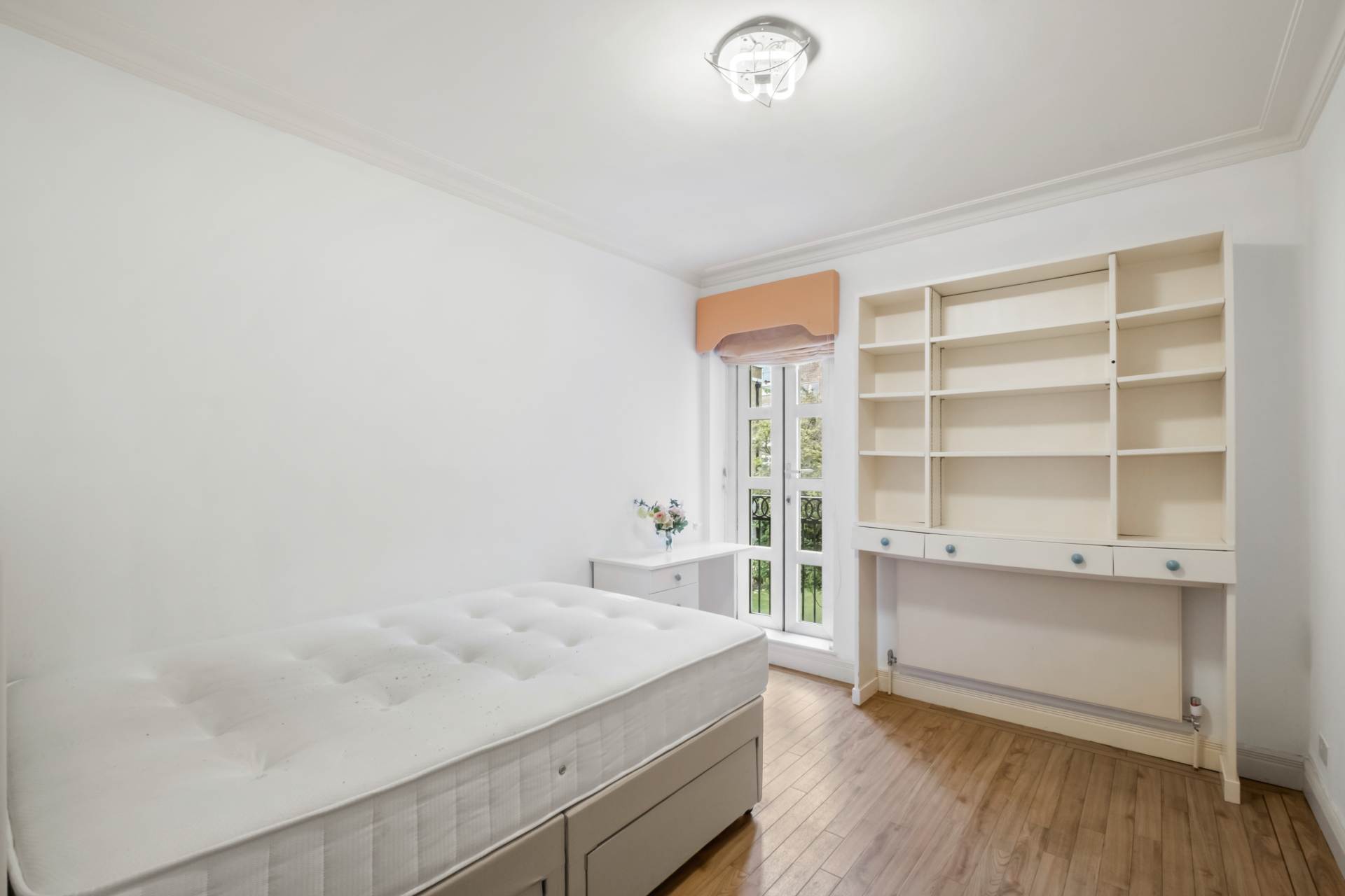 Juniper Court, Kensington Green, W8, Image 14