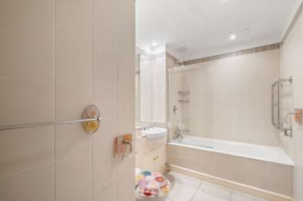 Juniper Court, Kensington Green, W8, Image 12