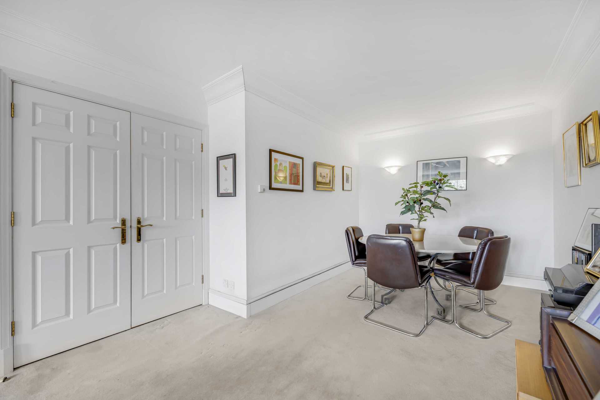 Sovereign Court, Royal Gate Kensington, W8, Image 3