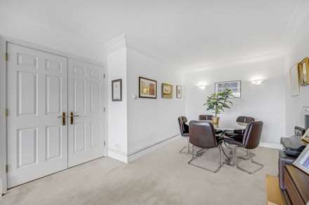 Sovereign Court, Royal Gate Kensington, W8, Image 3