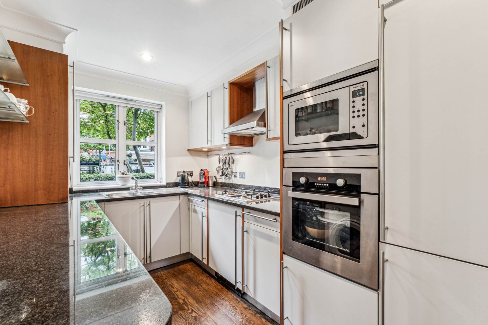 Magnolia Lodge, Kensington Green, W8, Image 3