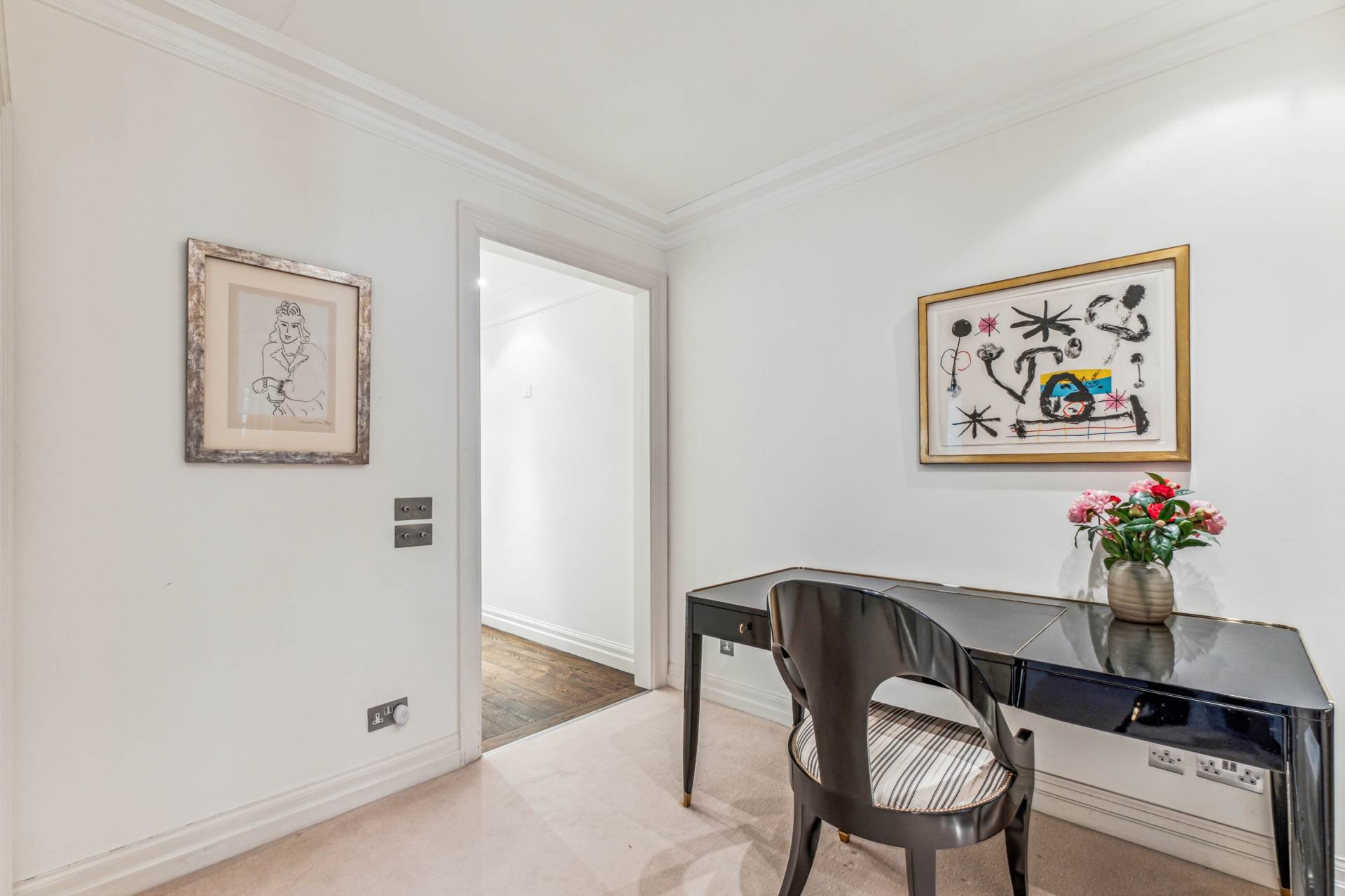Magnolia Lodge, Kensington Green, W8, Image 8