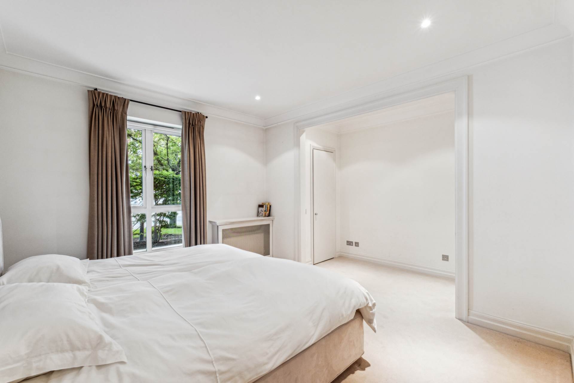 Magnolia Lodge, Kensington Green, W8, Image 9