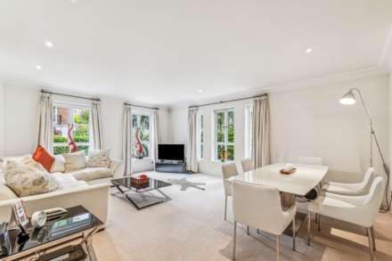 Magnolia Lodge, Kensington Green, W8, Image 1