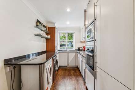 Magnolia Lodge, Kensington Green, W8, Image 13