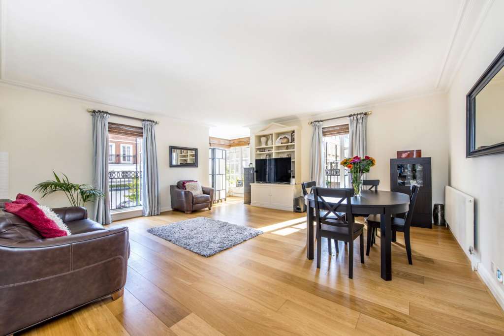 Oak Lodge, Kensington Green, Image 1