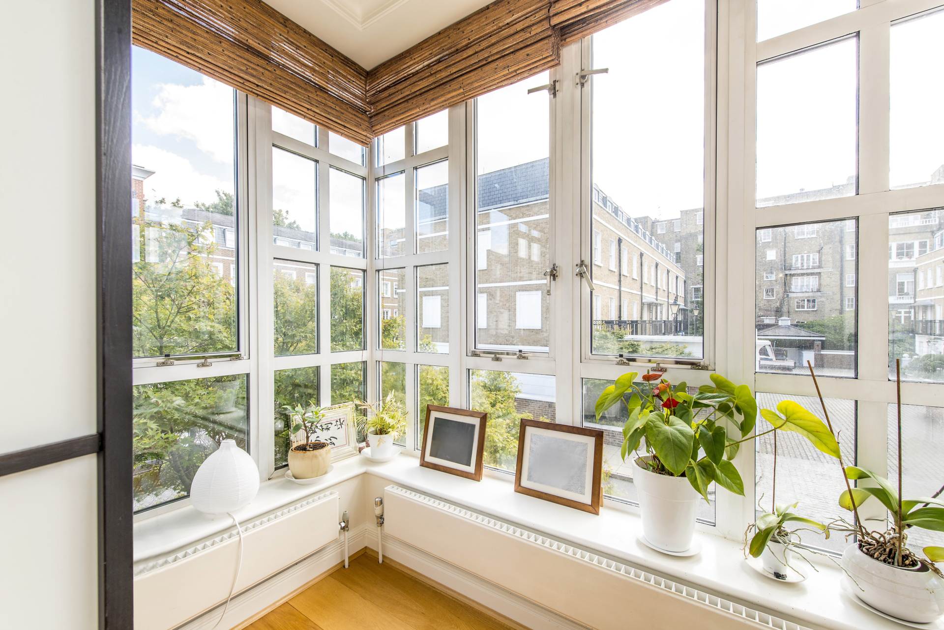 Oak Lodge, Kensington Green, Image 2