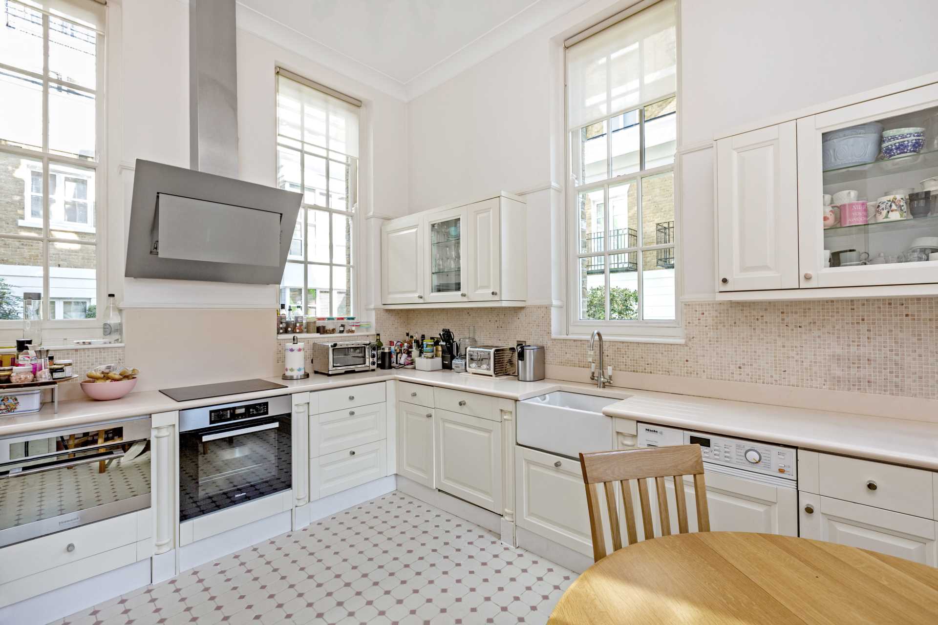 Stone Hall, Kensington Green, W8, Image 5