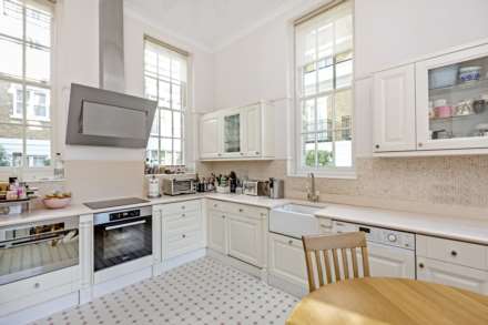 Stone Hall, Kensington Green, W8, Image 5