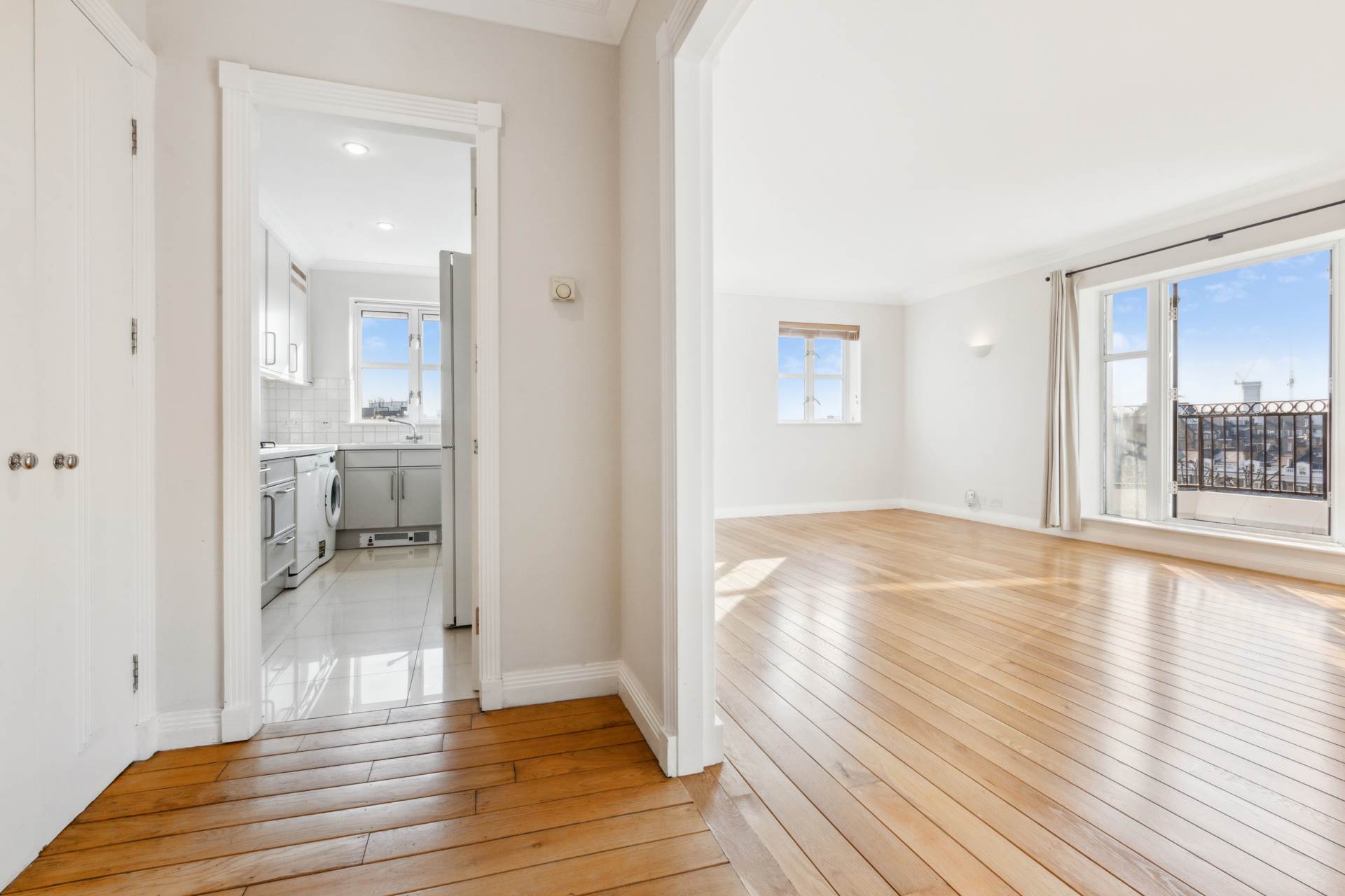 Walnut Court, Kensington Green, W8, Image 12