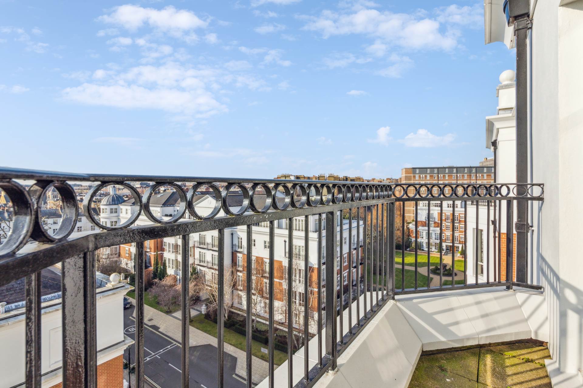 Walnut Court, Kensington Green, W8, Image 15
