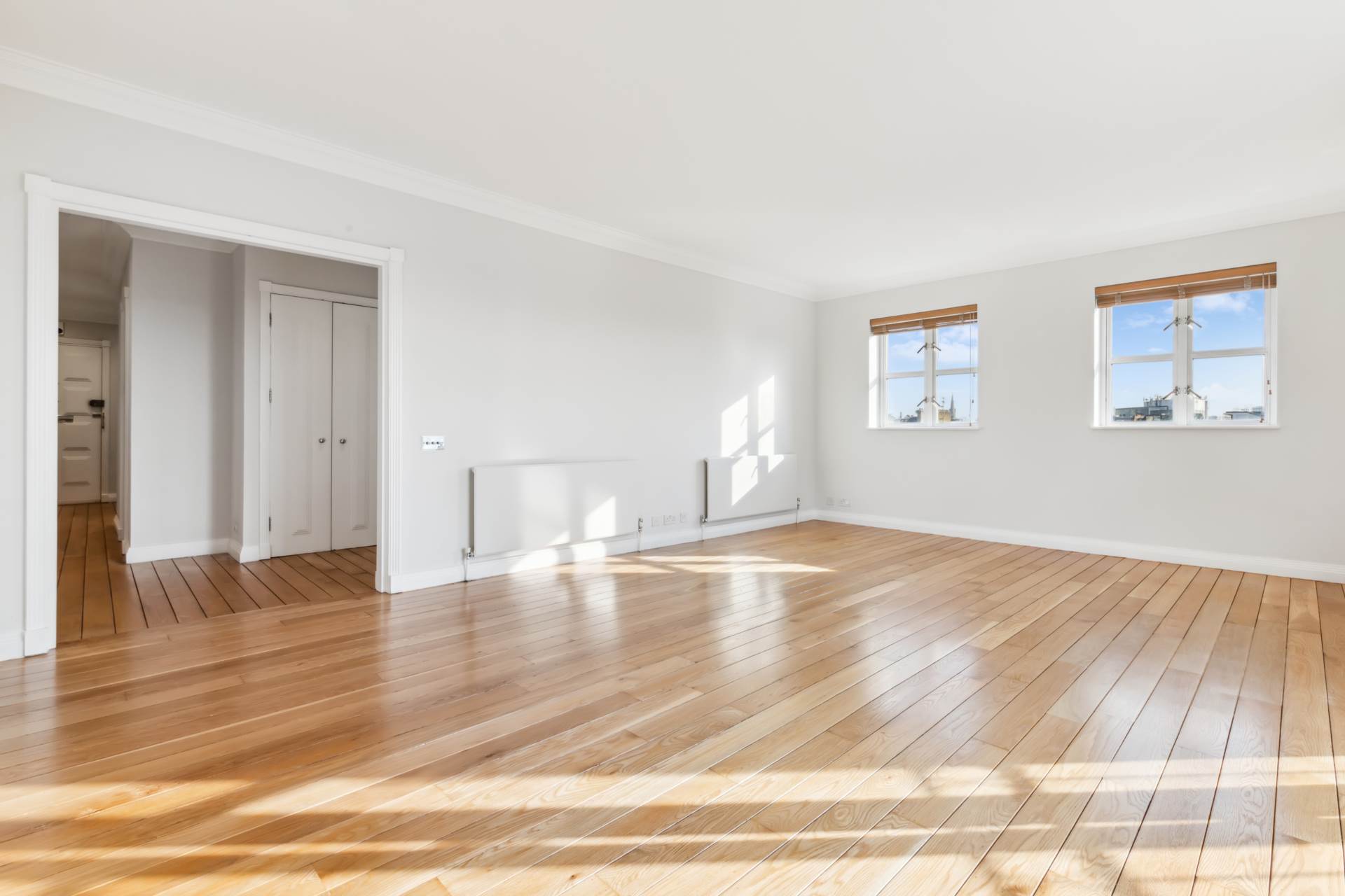 Walnut Court, Kensington Green, W8, Image 2