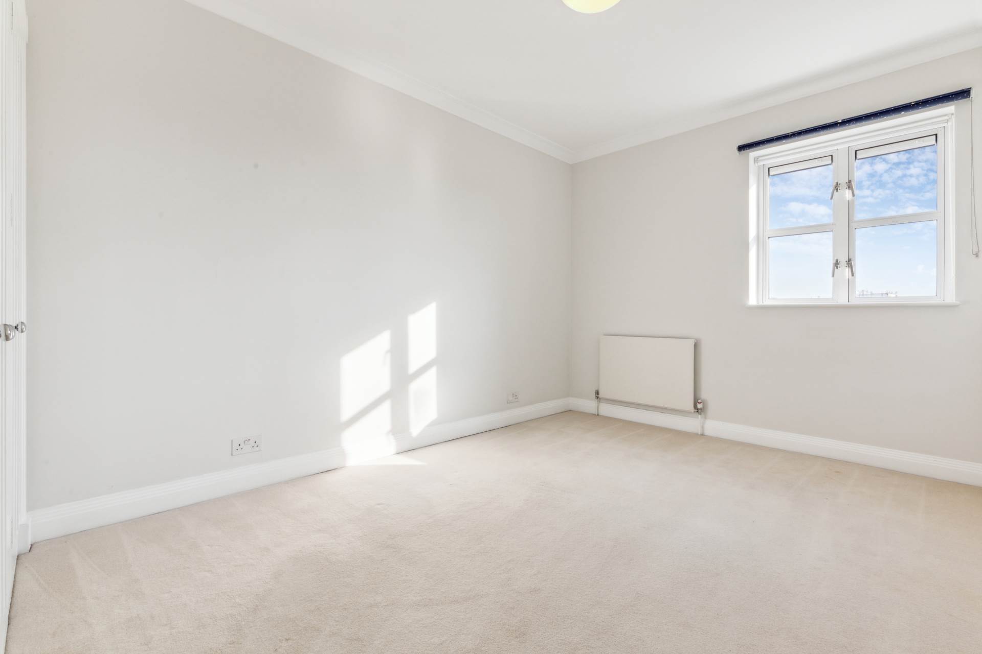 Walnut Court, Kensington Green, W8, Image 9