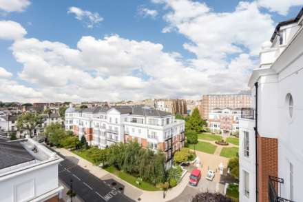 Walnut Court, Kensington Green, W8, Image 14